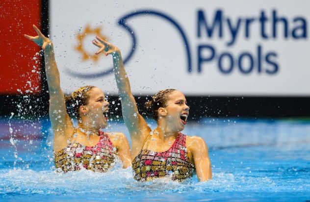 Noortje en Bregje Fukuoka jpg