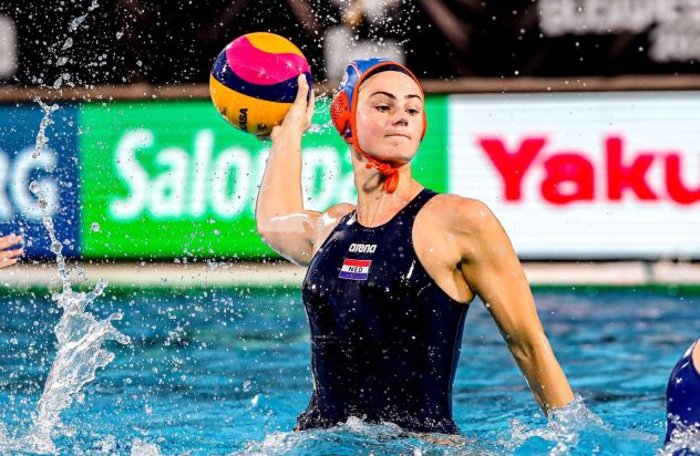 Brigitte Sleeking OP